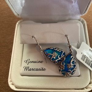 Necklace and earring set